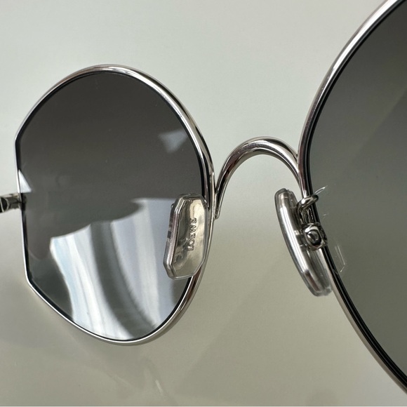 NEW!!! Loewe LW40069U 16B sunglasses Authentic Retail 385$ - Picture 7 of 8